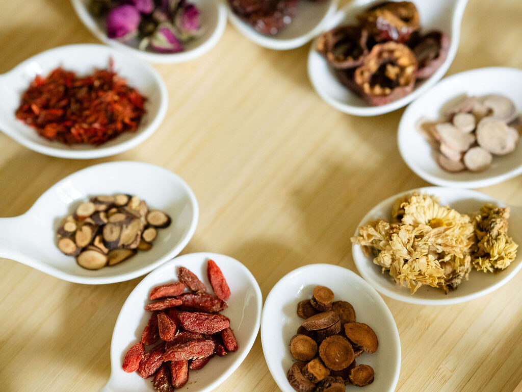 Chinesische Kräuterheilkunde in der Praxis für Traditionelle Chinesische Medizin TCM Melanie Feller